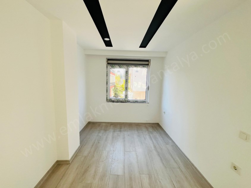 CUMHURİYET, SGK YAKINI ARAKATTA SIFIR 1+1 LER 