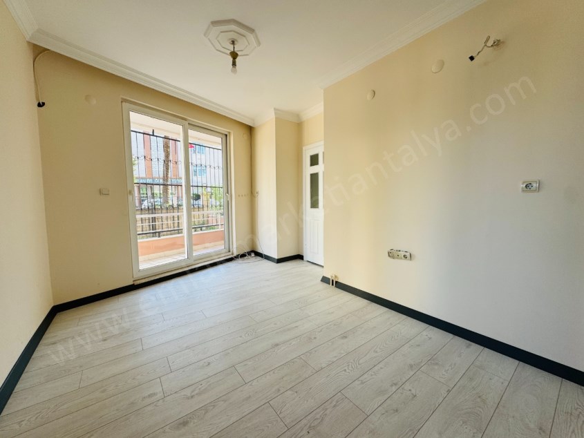 12.CADDE YAKINI ÖNÜ AÇIK FERAH 1+1