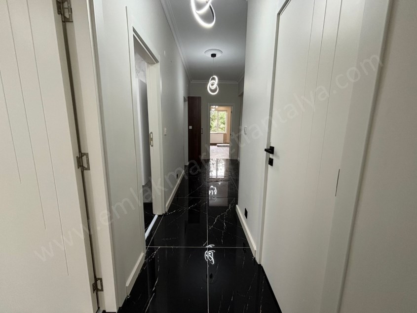 KONYAALTI SAHİLİNE YÜRÜYÜŞ MESAFESİNDE İÇİ YAPILI 2+1