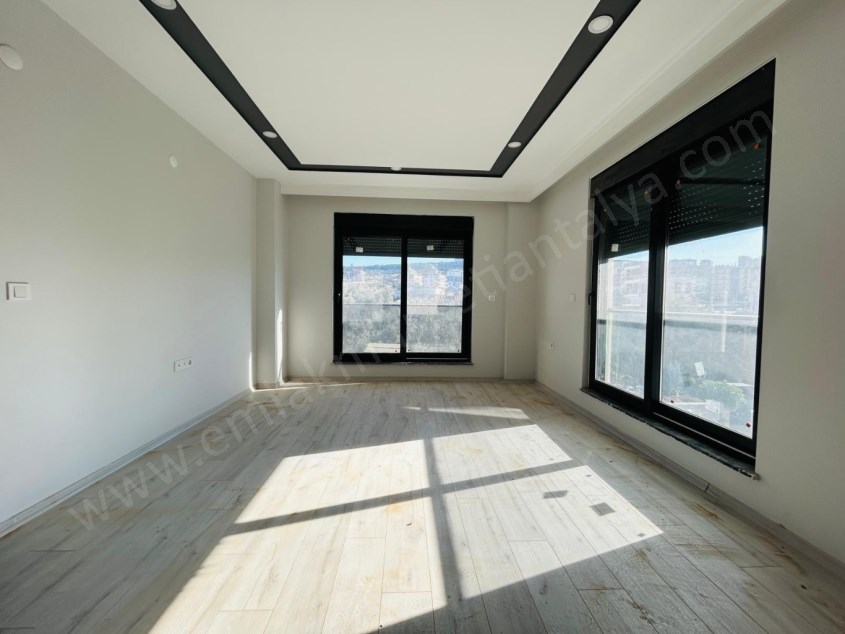 ŞEHİR HASTANESİNE 3 DAKİKA SİTE İÇİ BAHÇELİ LÜKS 4+1 DUBLEKS