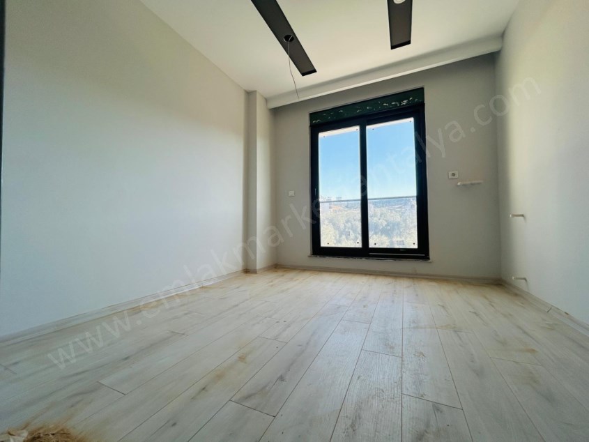 ŞEHİR HASTANESİNE 3 DAKİKA SİTE İÇİ BAHÇELİ LÜKS 4+1 DUBLEKS