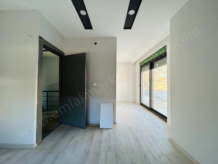 ŞEHİR HASTANESİNE 3 DAKİKA SİTE İÇİ BAHÇELİ LÜKS 4+1 DUBLEKS