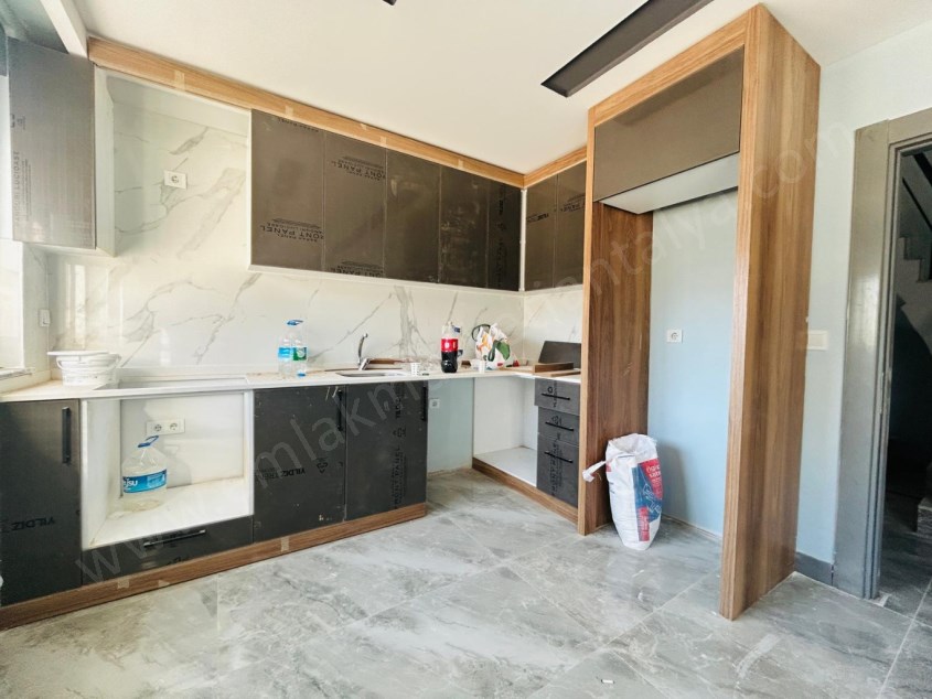 ŞEHİR HASTANESİNE 3 DAKİKA SİTE İÇİ BAHÇELİ LÜKS 4+1 DUBLEKS