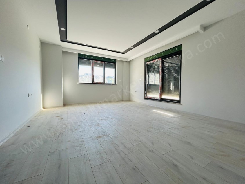 ŞEHİR HASTANESİNE 3 DAKİKA SİTE İÇİ BAHÇELİ LÜKS 4+1 DUBLEKS