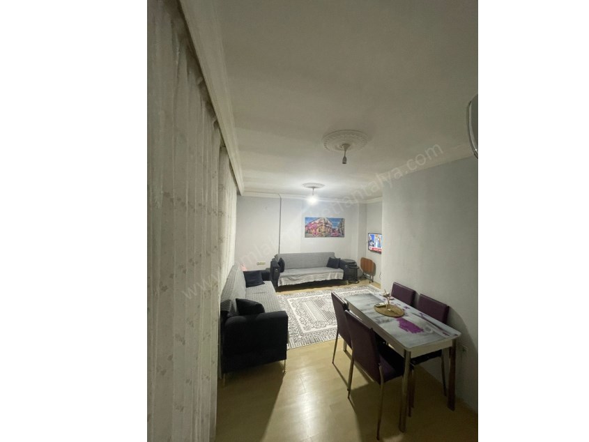  CADDE ÜZERİNDE FIRSAT 5+2 DAİRE 