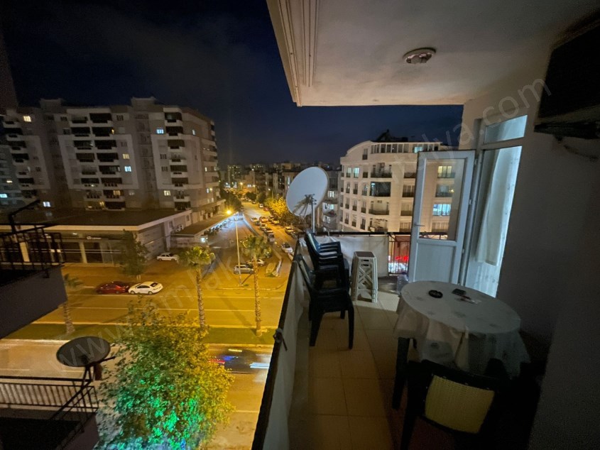  CADDE ÜZERİNDE FIRSAT 5+2 DAİRE 