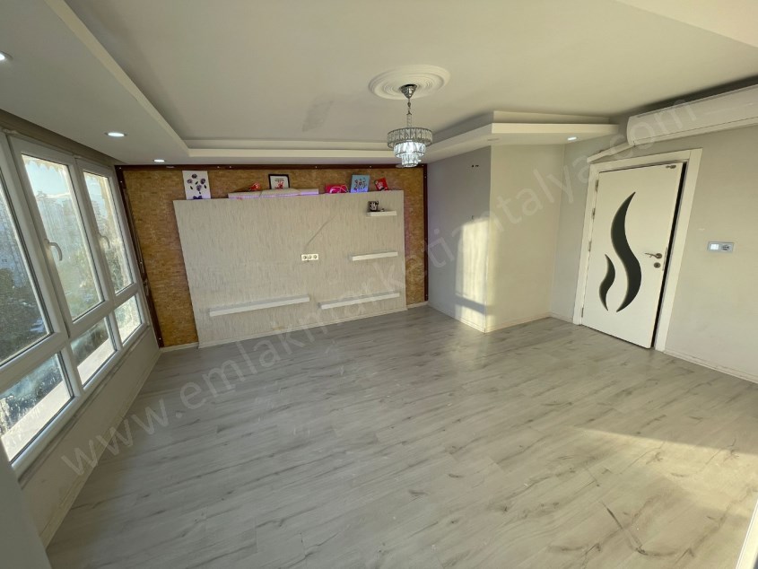  CADDE ÜZERİNDE FIRSAT 5+2 DAİRE 