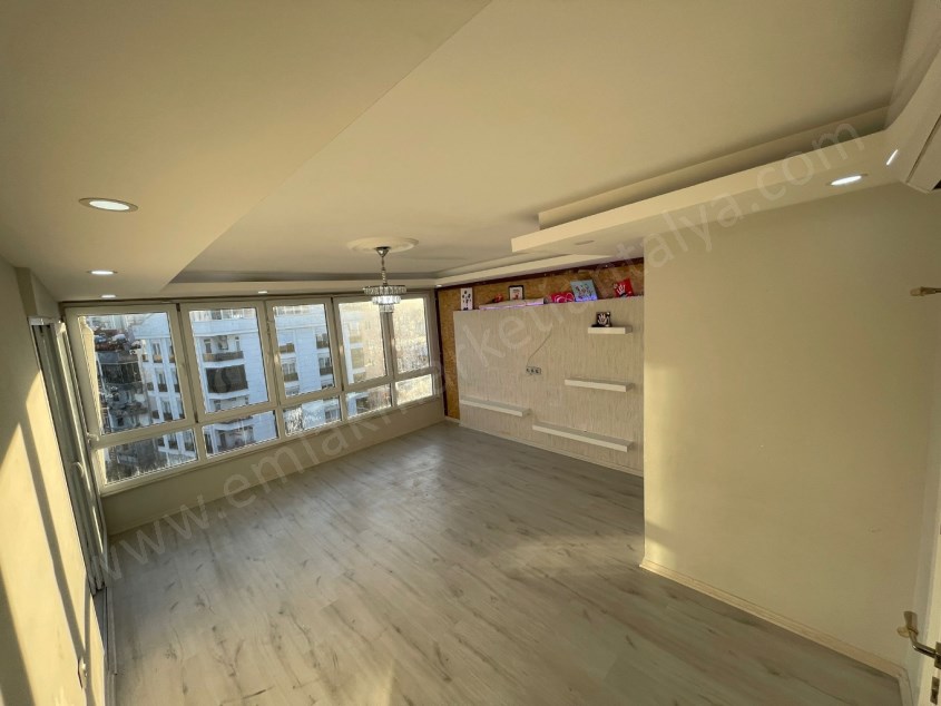  CADDE ÜZERİNDE FIRSAT 5+2 DAİRE 