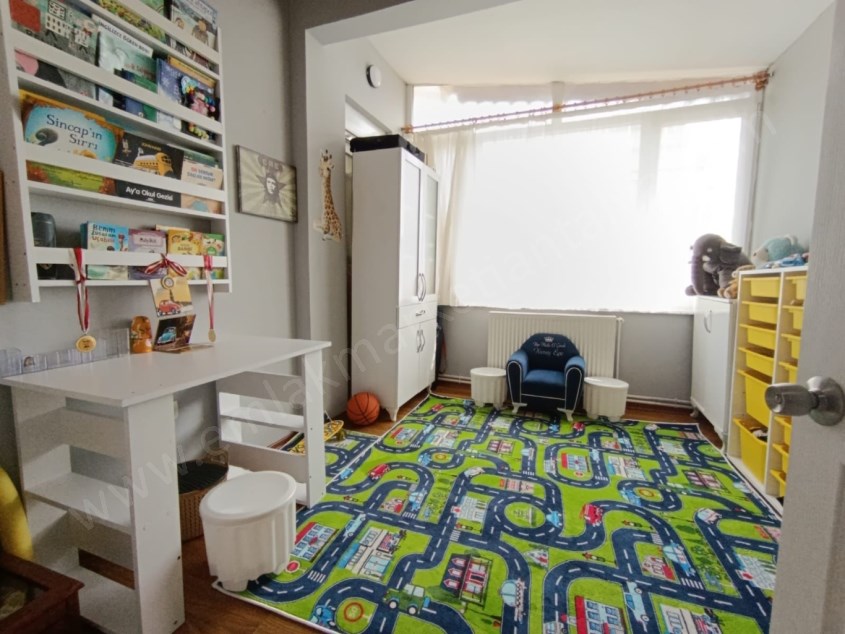 ŞEHRİN MERKEZİNDE İÇİ YAPILI GENİŞ DUBLEKS 