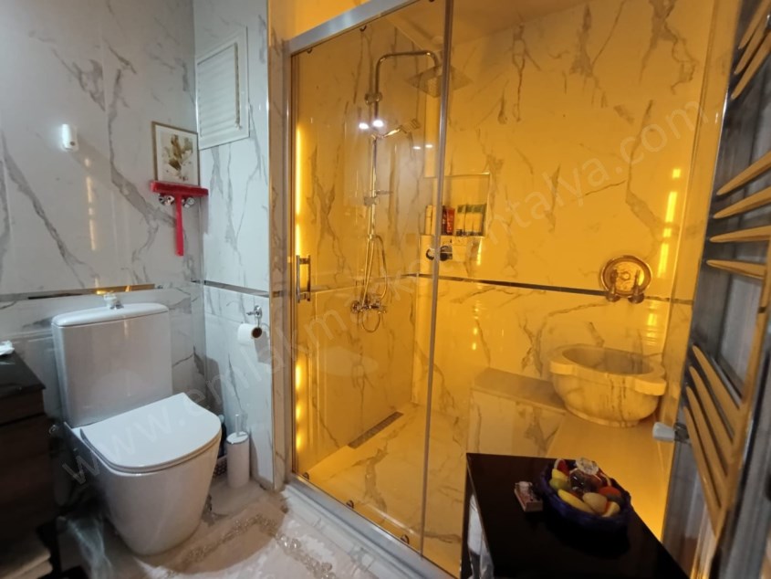 ŞEHRİN MERKEZİNDE İÇİ YAPILI GENİŞ DUBLEKS 