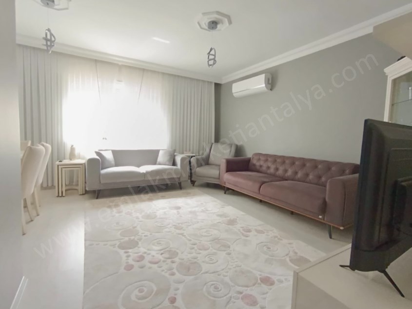 ŞEHRİN MERKEZİNDE İÇİ YAPILI GENİŞ DUBLEKS 