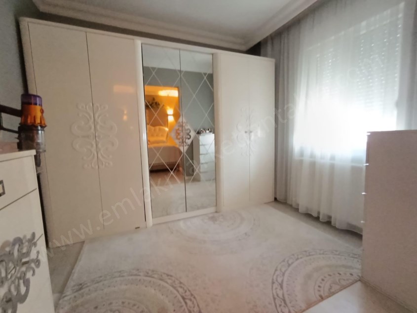 ŞEHRİN MERKEZİNDE İÇİ YAPILI GENİŞ DUBLEKS 