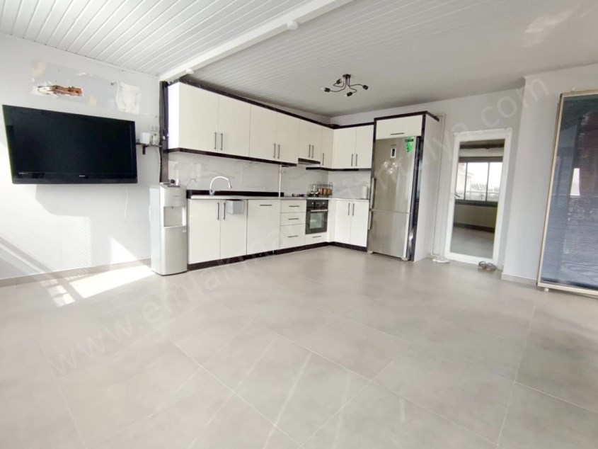 ŞEHRİN MERKEZİNDE İÇİ YAPILI GENİŞ DUBLEKS 