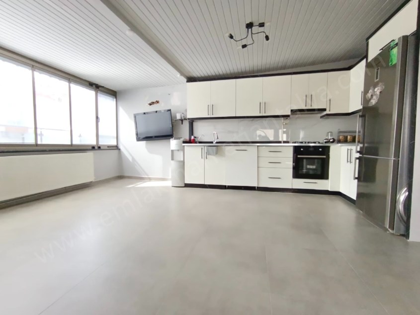 ŞEHRİN MERKEZİNDE İÇİ YAPILI GENİŞ DUBLEKS 