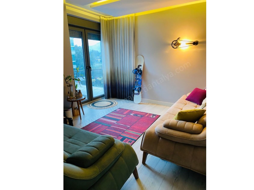 KONYAALTI MOLLA YUSUFTA LÜKS 3+1 REZİDANS