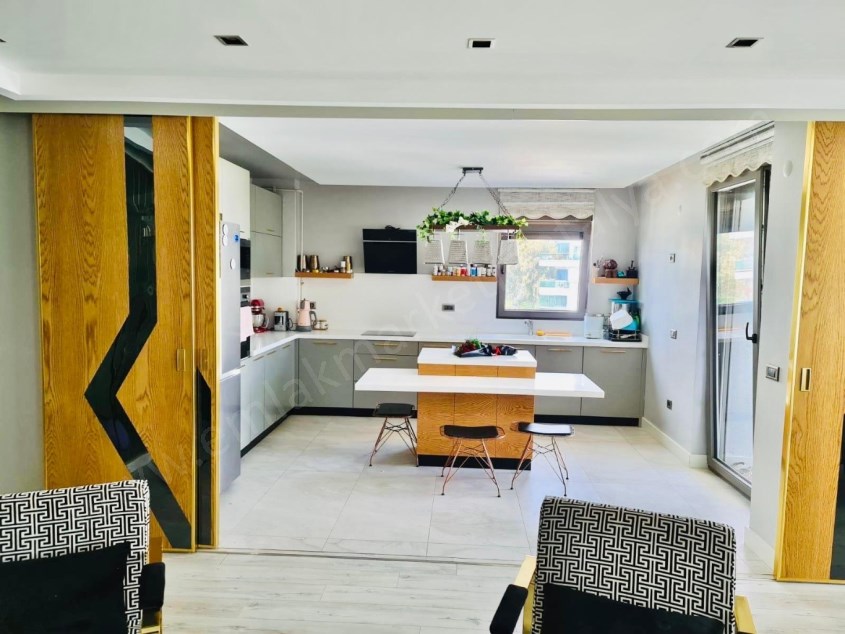 KONYAALTI MOLLA YUSUFTA LÜKS 3+1 REZİDANS