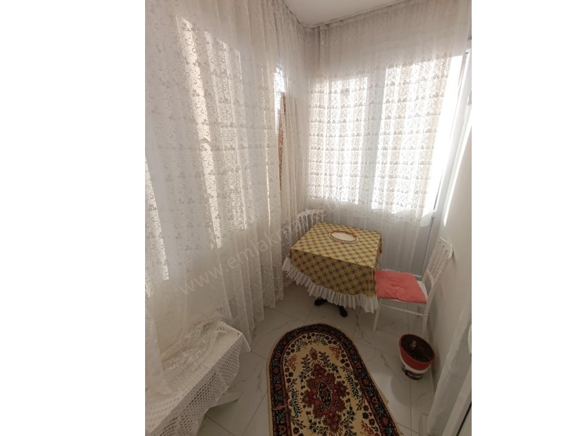 DUTLUBAHÇE MAHALLESİNDE GAZİ BULVARI YAKINI , MASRAFSIZ , TADİLATLI 2+1 SATILIK DAİRE