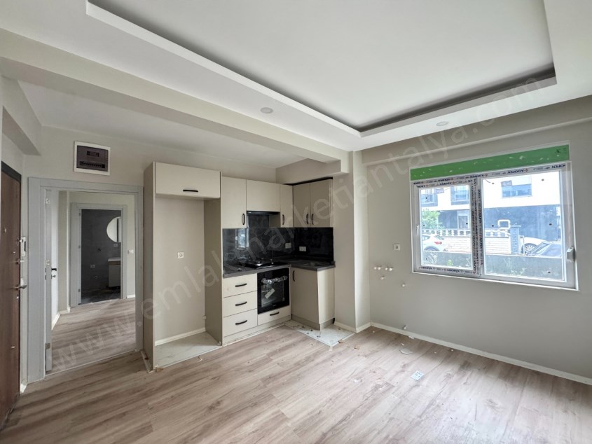 MEYDAN KAVŞAĞI YAKINI SIFIR FIRSAT 1+1 DAİRE