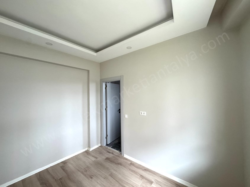 MEYDAN KAVŞAĞI YAKINI SIFIR FIRSAT 1+1 DAİRE