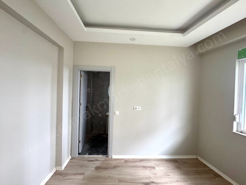 MEYDAN KAVŞAĞI YAKINI SIFIR FIRSAT 1+1 DAİRE