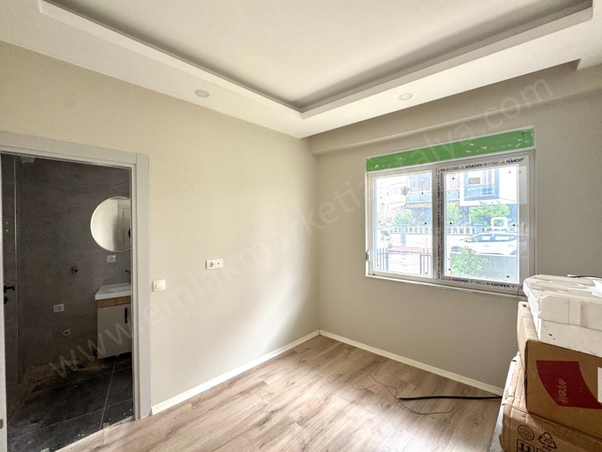 MEYDAN KAVŞAĞI YAKINI SIFIR FIRSAT 1+1 DAİRE