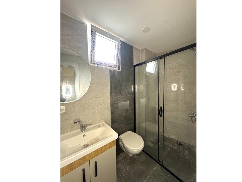 MEYDAN KAVŞAĞI YAKINI SIFIR FIRSAT 1+1 DAİRE