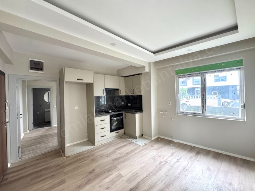 MEYDAN KAVŞAĞI YAKINI SIFIR FIRSAT 1+1 DAİRE