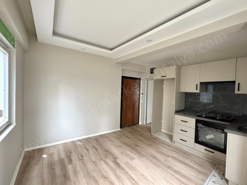 MEYDAN KAVŞAĞI YAKINI SIFIR FIRSAT 1+1 DAİRE