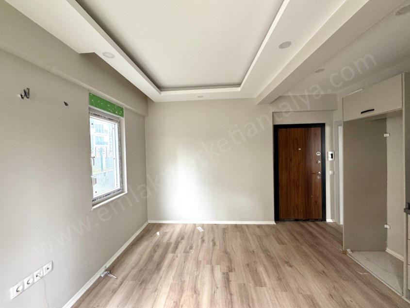 MEYDAN KAVŞAĞI YAKINI SIFIR FIRSAT 1+1 DAİRE