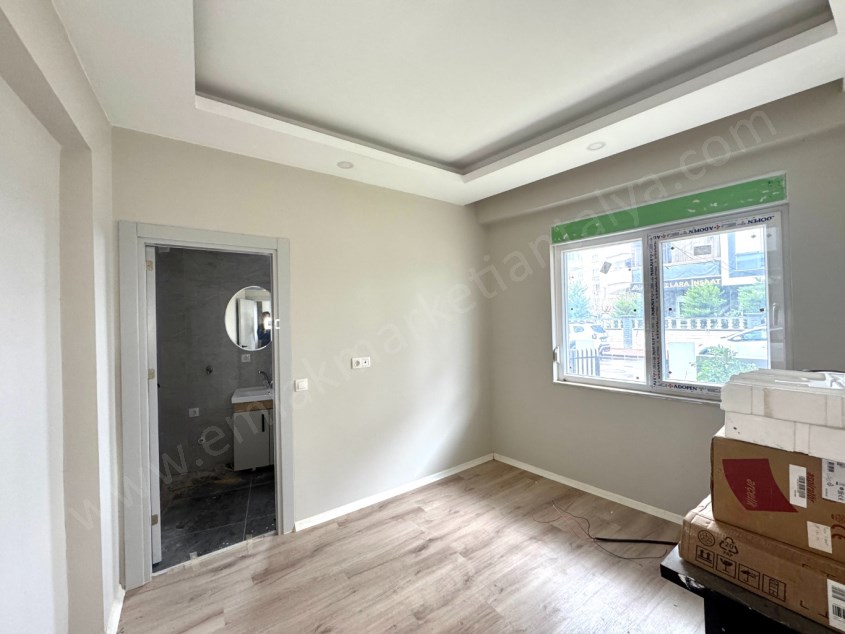 MEYDAN KAVŞAĞI YAKINI SIFIR FIRSAT 1+1 DAİRE