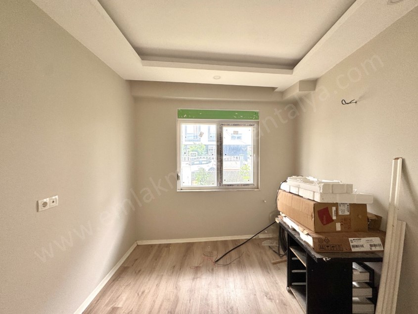 MEYDAN KAVŞAĞI YAKINI SIFIR FIRSAT 1+1 DAİRE