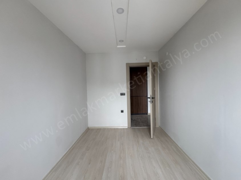 GÖKSUDA YERDEN ISITMALI SİTE İÇİ ARAKAT 3+1 DAİRELER