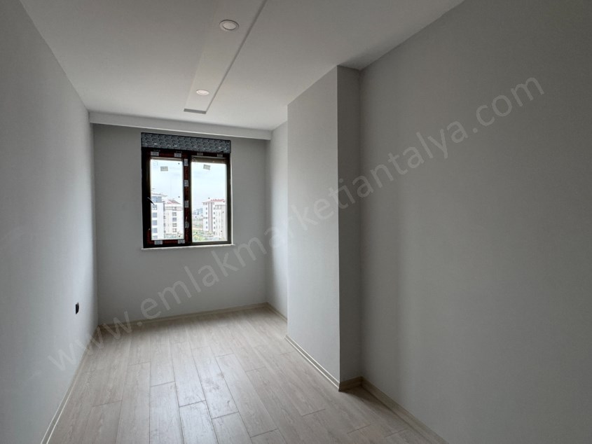 GÖKSUDA YERDEN ISITMALI SİTE İÇİ ARAKAT 3+1 DAİRELER