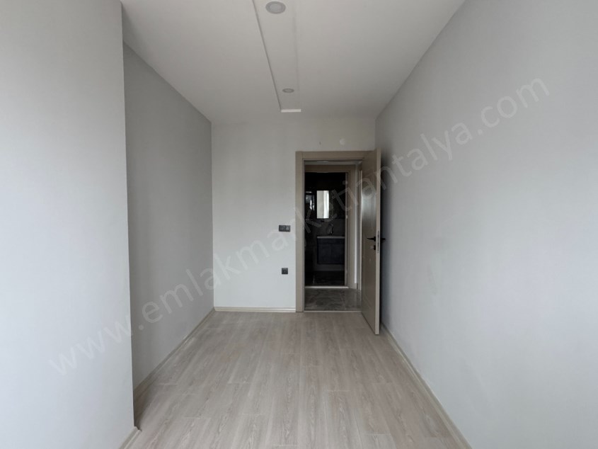 GÖKSUDA YERDEN ISITMALI SİTE İÇİ ARAKAT 3+1 DAİRELER