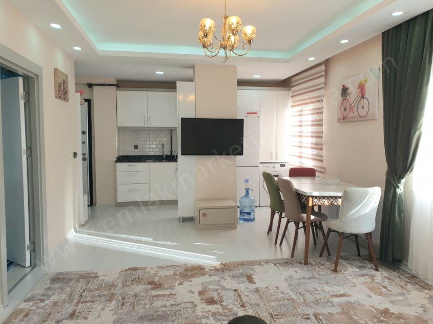 KONYAALTI DENİZE 100 MT.  DOĞALGAZLI EŞYALI VİLLA TADINDA BAHÇE KATI 