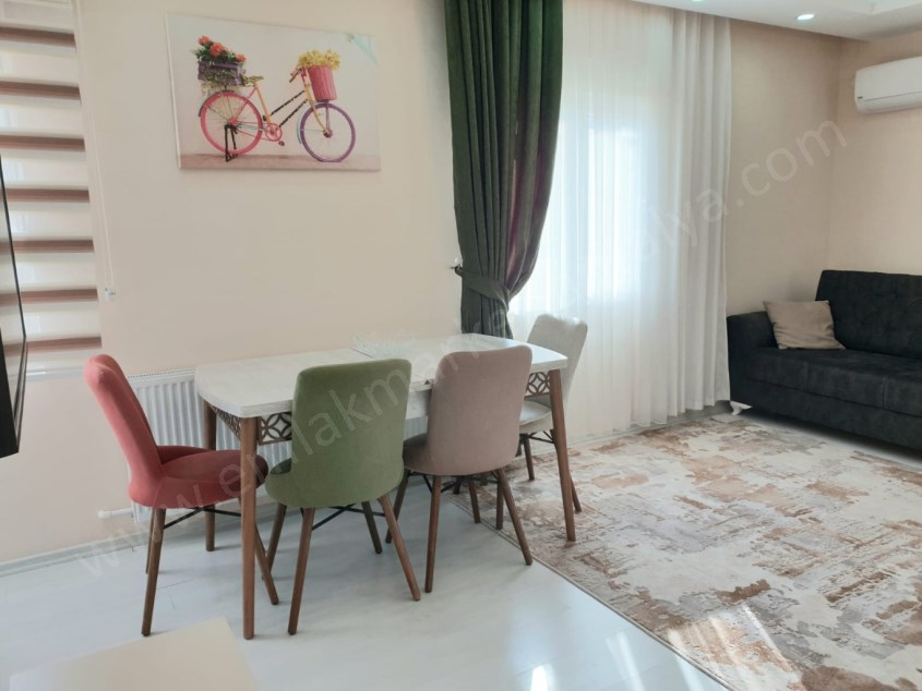 KONYAALTI DENİZE 100 MT.  DOĞALGAZLI EŞYALI VİLLA TADINDA BAHÇE KATI 