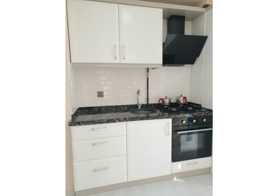 KONYAALTI DENİZE 100 MT.  DOĞALGAZLI EŞYALI VİLLA TADINDA BAHÇE KATI 