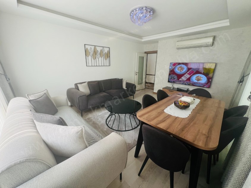 MERKEZDE LÜKS SİTEDE KATTA ÇOK GENİŞ EBEVEYN BANYOLU 2+1