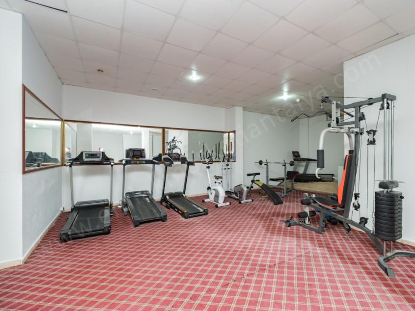 MERKEZDE LÜKS SİTEDE KATTA ÇOK GENİŞ EBEVEYN BANYOLU 2+1