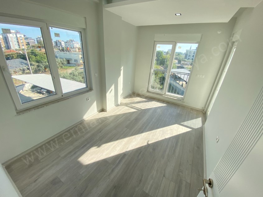 GÖKSU MAH. SİTE İÇERİSİNDE CEPHELERİ AÇIK 2+1 DAİRE