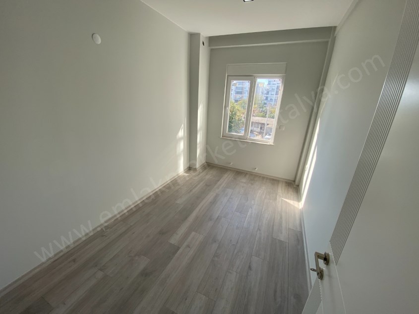 GÖKSU MAH. SİTE İÇERİSİNDE CEPHELERİ AÇIK 2+1 DAİRE