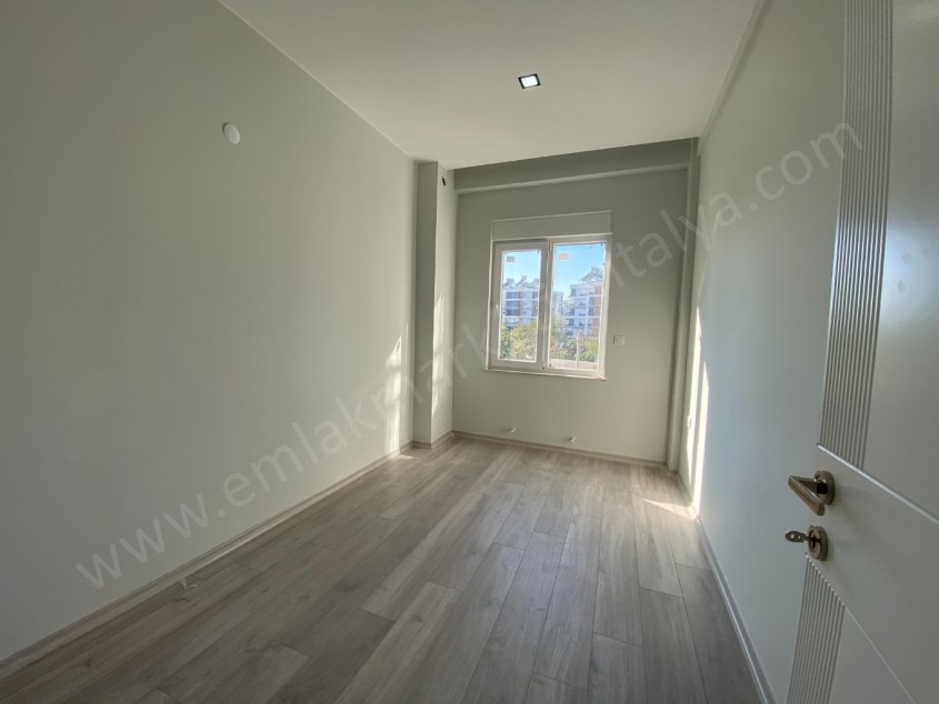 GÖKSU MAH. SİTE İÇERİSİNDE CEPHELERİ AÇIK 2+1 DAİRE