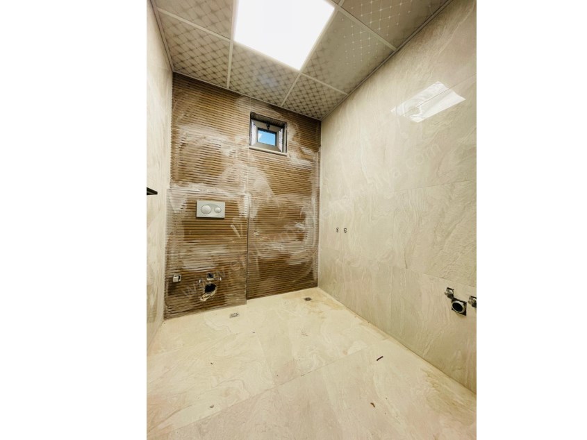 YENİ EMEKTE KENT MEYDANI YAKINI GENİŞ AYRI MUTFAK 1+1