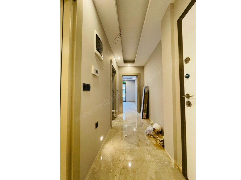 YENİ EMEKTE KENT MEYDANI YAKINI GENİŞ AYRI MUTFAK 1+1