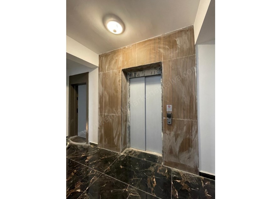 YENİ EMEKTE KENT MEYDANI YAKINI GENİŞ AYRI MUTFAK 1+1