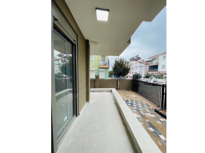 YENİ EMEKTE KENT MEYDANI YAKINI GENİŞ AYRI MUTFAK 1+1