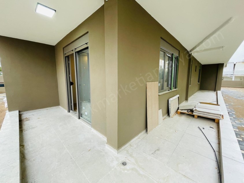 YENİ EMEKTE KENT MEYDANI YAKINI GENİŞ AYRI MUTFAK 1+1