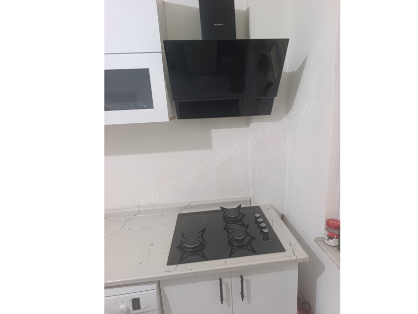 DOĞU GARAJINDA ŞEHRİN KALBİNDE TADİLATLI GENİŞ 3+1 SATILIK DAİRE