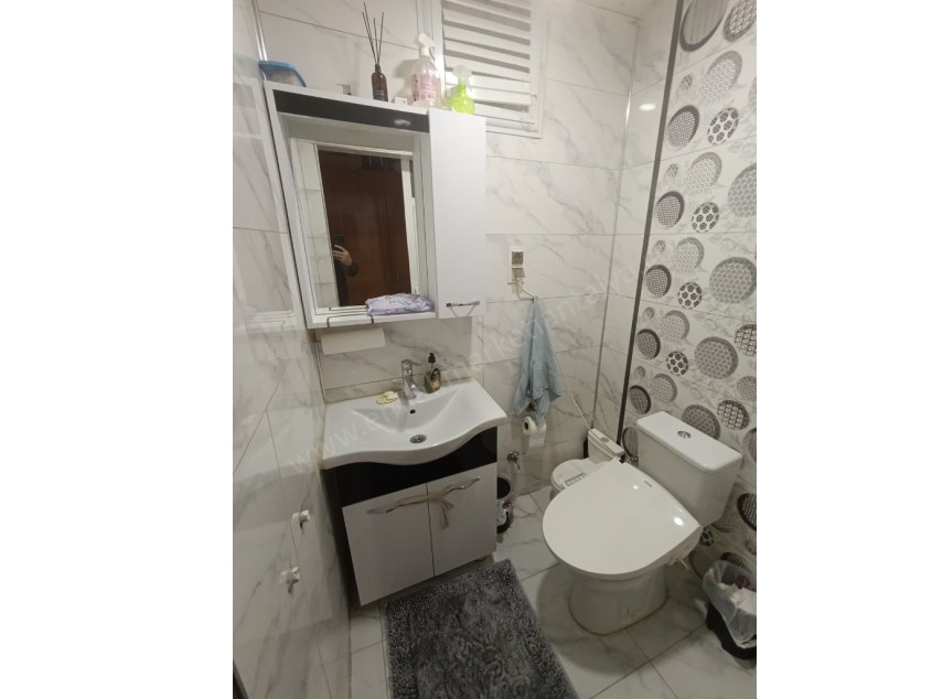 DOĞU GARAJINDA ŞEHRİN KALBİNDE TADİLATLI GENİŞ 3+1 SATILIK DAİRE