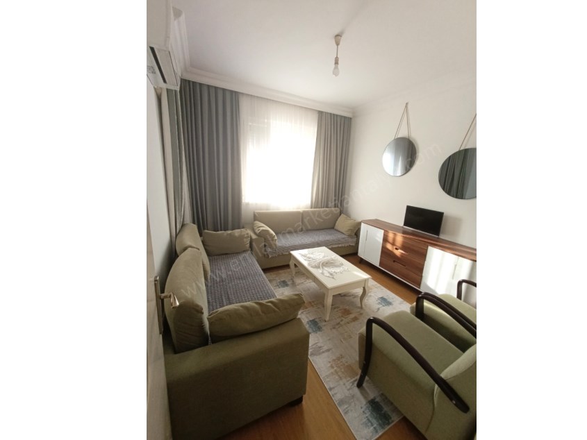 DOĞU GARAJINDA ŞEHRİN KALBİNDE TADİLATLI GENİŞ 3+1 SATILIK DAİRE